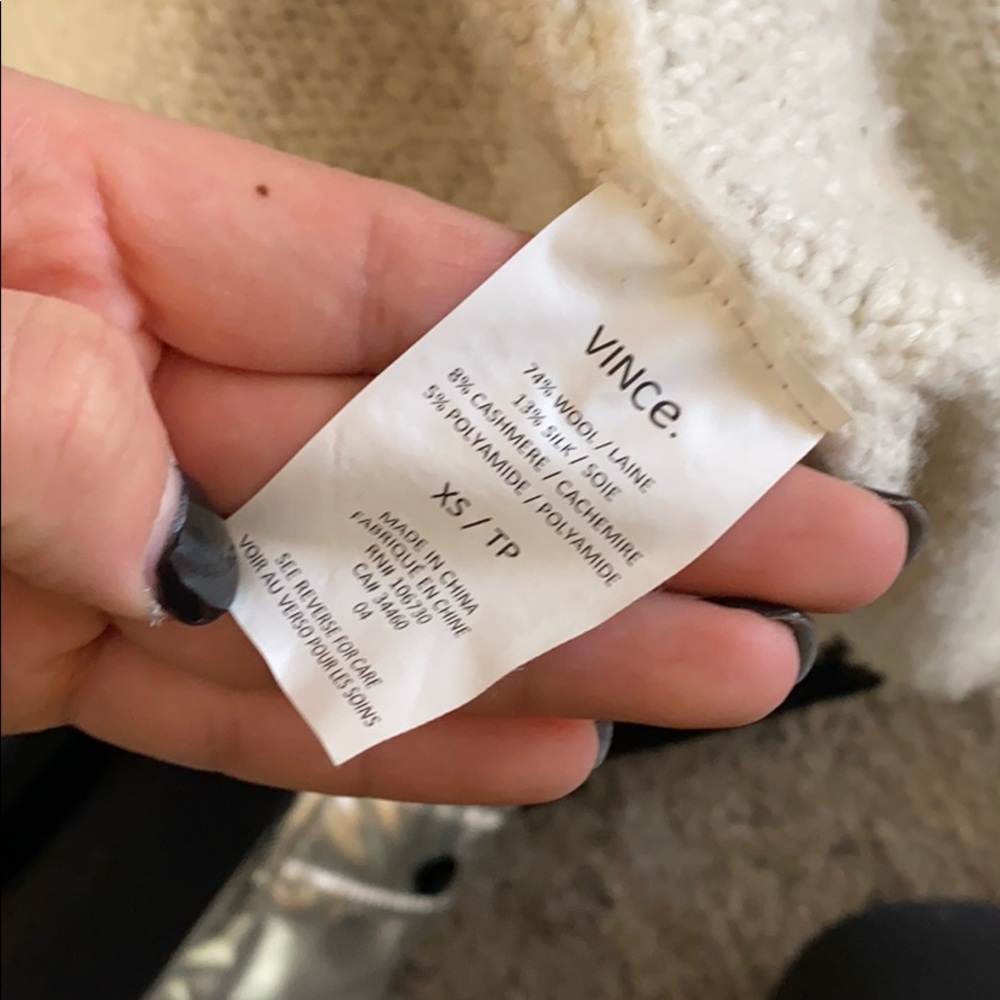 VINCE SWEATER. - Picture 7 of 7